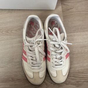 Adidas Women's Sneakers in Cream and Pink